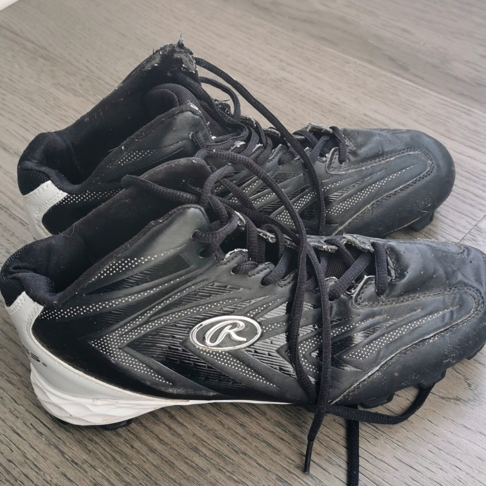 Rawlings Men's Cleats high tops Size 9. EUC
